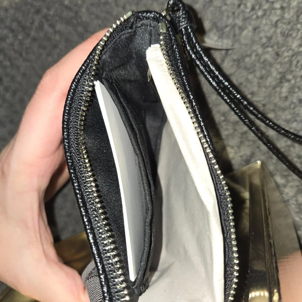 Coach wristlet - Picture 5 of 5